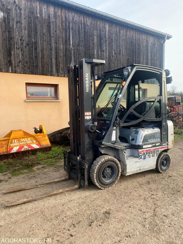 Chariot élévateur GAZ NISSAN 1.8T - Carrello elevatore a gas: foto 1 Chariot élévateur GAZ NISSAN 1.8T - Carrello elevatore a gas: foto 1