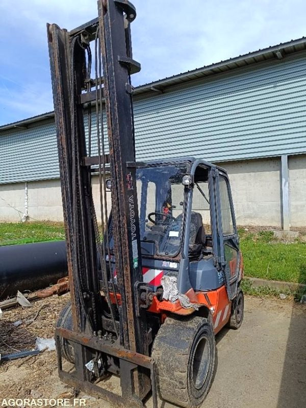 Chariot elevateur TOYOTA pour pièces - Carrello elevatore diesel: foto 2 Chariot elevateur TOYOTA pour pièces - Carrello elevatore diesel: foto 2