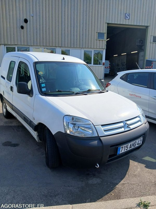 Citroën Berlingo 715 AHG 42 64 973 KMS - Furgoncino: foto 1 Citroën Berlingo 715 AHG 42 64 973 KMS - Furgoncino: foto 1