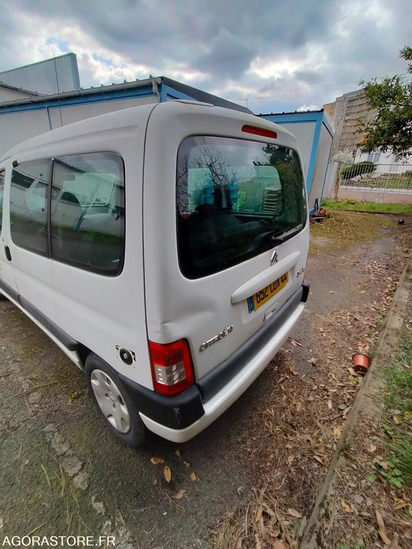 Citroen Berlingo Combispace ESS+GNV - 2007 - 62683kms - Autovettura: foto 3 Citroen Berlingo Combispace ESS+GNV - 2007 - 62683kms - Autovettura: foto 3