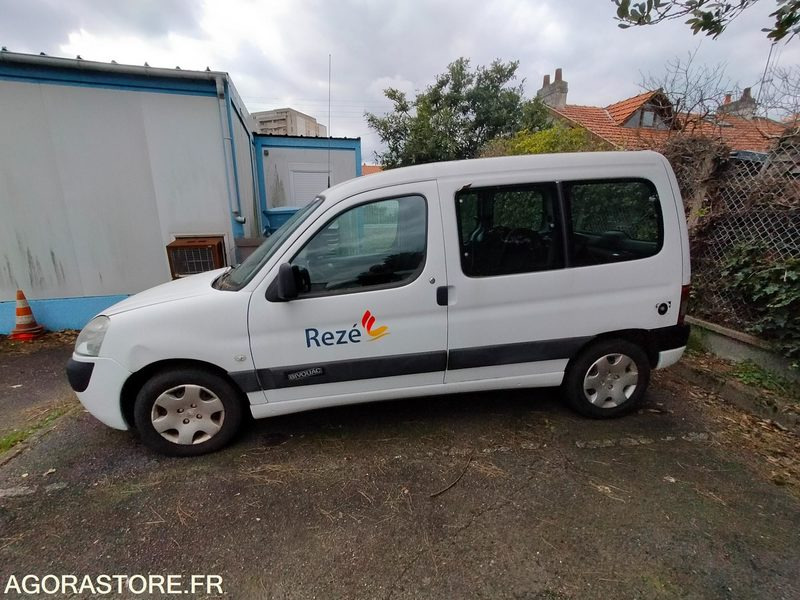 Citroen Berlingo Combispace ESS+GNV - 2007 - 62683kms - Autovettura: foto 2 Citroen Berlingo Combispace ESS+GNV - 2007 - 62683kms - Autovettura: foto 2