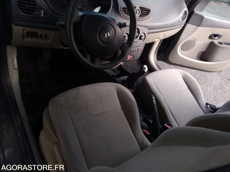 Clio 1.5dci 1er main du 10.07.2007 131100kms type MRE5222EF558 prévoir travaux - Autovettura: foto 4 Clio 1.5dci 1er main du 10.07.2007 131100kms type MRE5222EF558 prévoir travaux - Autovettura: foto 4