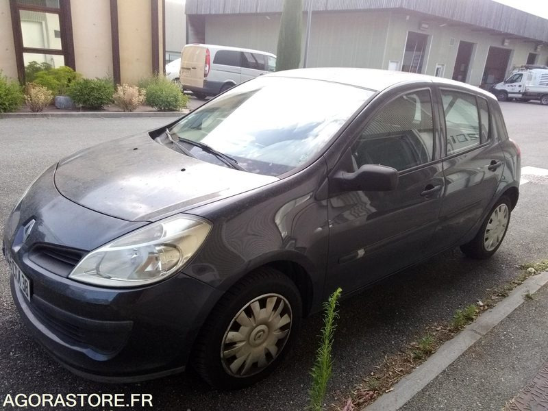 Clio 1.5dci 1er main du 10.07.2007 131100kms type MRE5222EF558 prévoir travaux - Autovettura: foto 1 Clio 1.5dci 1er main du 10.07.2007 131100kms type MRE5222EF558 prévoir travaux - Autovettura: foto 1