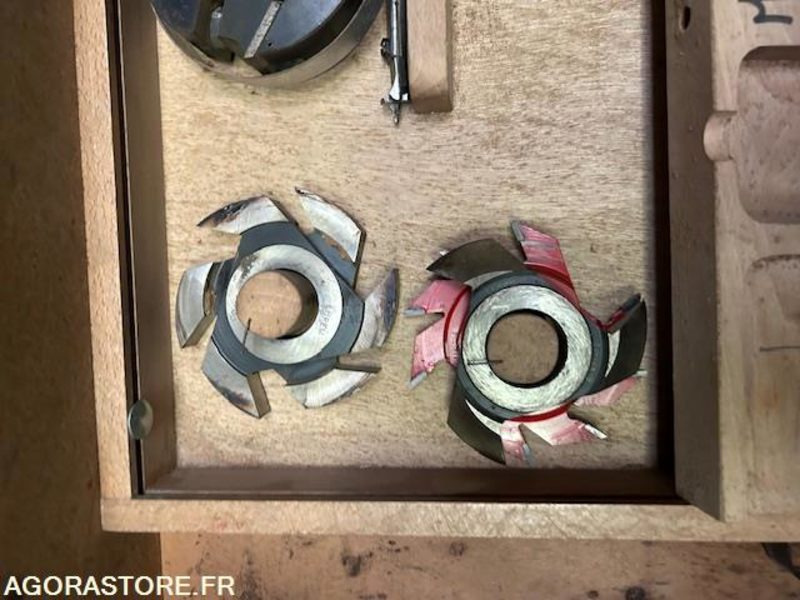 Combiné de menuisier C310e LUREM (380V) - avec outils et fraise de toupie - Attrezzo/ Attrezzature: foto 4 Combiné de menuisier C310e LUREM (380V) - avec outils et fraise de toupie - Attrezzo/ Attrezzature: foto 4