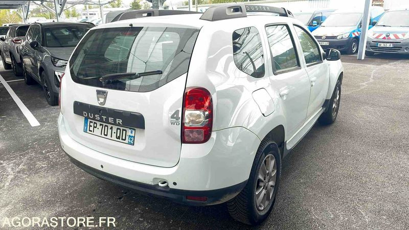 DACIA DUSTER - 2017 - 173388KM - EP701QD - SUV/ Fuoristrada: foto 4 DACIA DUSTER - 2017 - 173388KM - EP701QD - SUV/ Fuoristrada: foto 4