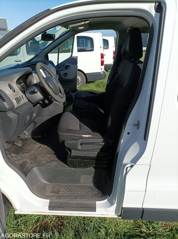 DS-311-SJ - Roulant - RENAULT TRAFIC - VP - 331 363 Kms - Minibus, Pulmino: foto 5 DS-311-SJ - Roulant - RENAULT TRAFIC - VP - 331 363 Kms - Minibus, Pulmino: foto 5