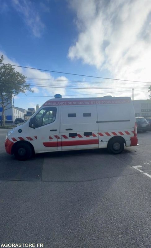 DT-542-NF - Roulant - Renault Master - VASP - 462 946 Kms - Ambulanza: foto 2 DT-542-NF - Roulant - Renault Master - VASP - 462 946 Kms - Ambulanza: foto 2