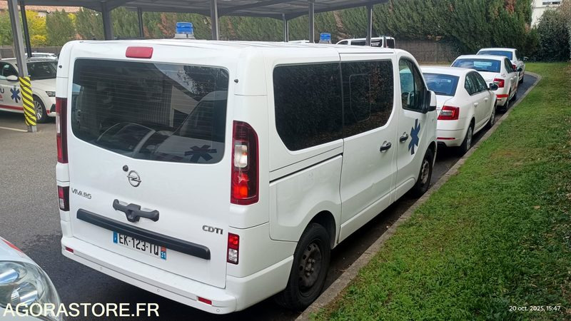EK-123-TQ - Non Roulant - OPEL VIVARO - VASP - CG INTEGRAL - 447 455 Kms - Ambulanza: foto 3 EK-123-TQ - Non Roulant - OPEL VIVARO - VASP - CG INTEGRAL - 447 455 Kms - Ambulanza: foto 3