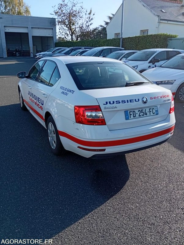 FD-254-FC - Non Roulant - SKODA OCTAVIA - VP - 387 000 Kms - Autovettura: foto 4 FD-254-FC - Non Roulant - SKODA OCTAVIA - VP - 387 000 Kms - Autovettura: foto 4