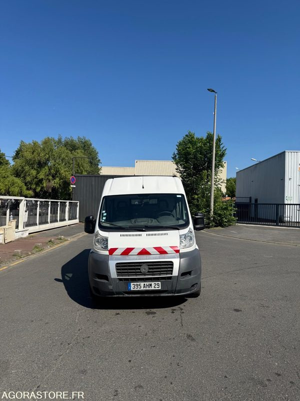 FIAT DUCATO 133 000 KM 7 PLACES - Furgone chiuso: foto 3 FIAT DUCATO 133 000 KM 7 PLACES - Furgone chiuso: foto 3