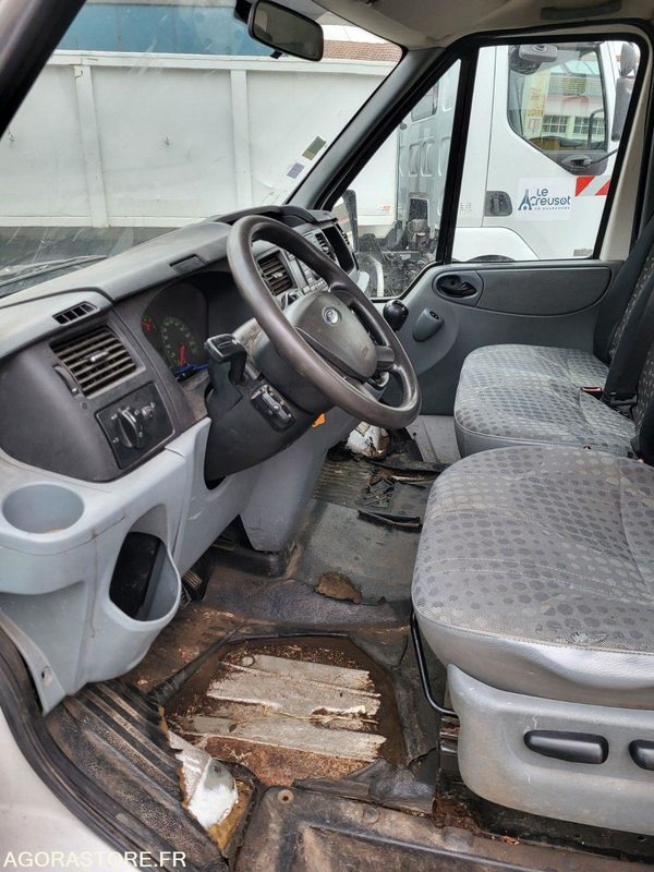 FORD transit avec système ampirol (sans contrôle technique) - Furgone ribaltabile: foto 3 FORD transit avec système ampirol (sans contrôle technique) - Furgone ribaltabile: foto 3