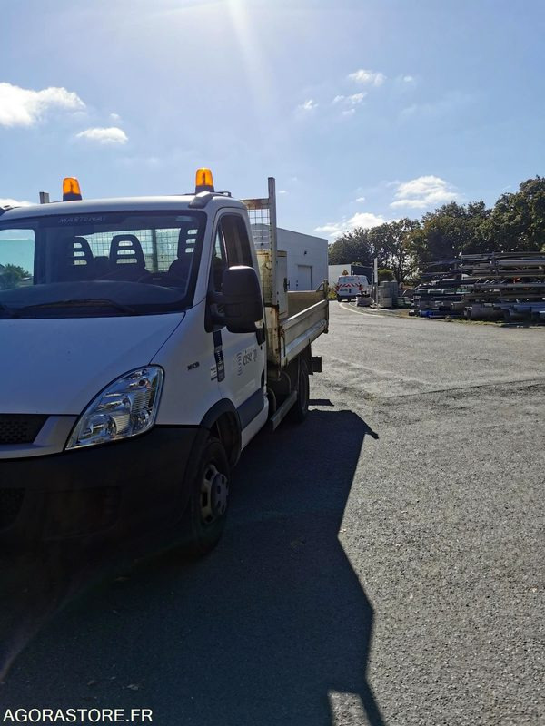 FOURGON BENNE - IVECO - DAILY 35C13 - 2011 / 264350 KM - BJ028EC - Furgone ribaltabile: foto 3 FOURGON BENNE - IVECO - DAILY 35C13 - 2011 / 264350 KM - BJ028EC - Furgone ribaltabile: foto 3