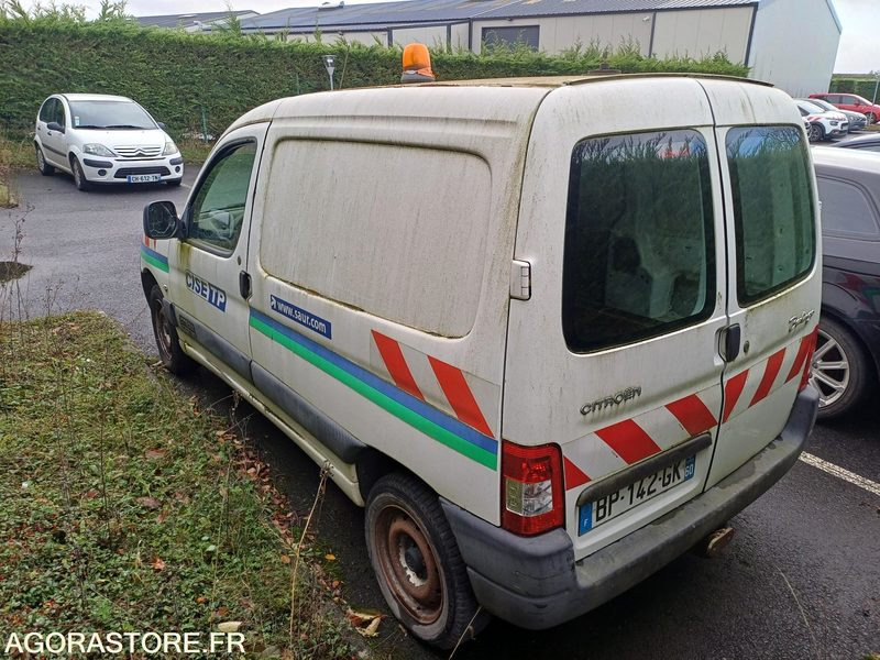 FOURGONNETTE - CITROEN - BERLINGO - 2011 / 292700 KM - BP142GK - Furgoncino: foto 2 FOURGONNETTE - CITROEN - BERLINGO - 2011 / 292700 KM - BP142GK - Furgoncino: foto 2