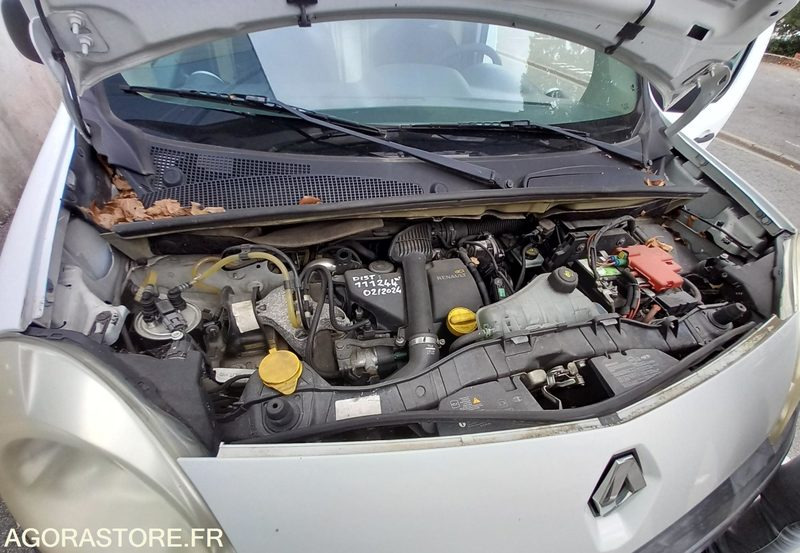 Fourgonnette frigorifique - RENAULT CN607VC - Furgoncino: foto 2 Fourgonnette frigorifique - RENAULT CN607VC - Furgoncino: foto 2