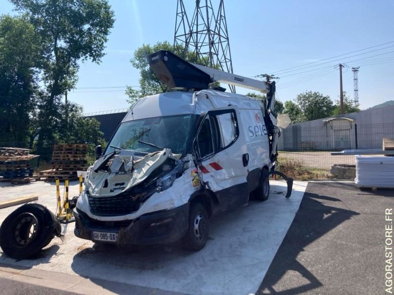 IVECO DAILY 50C18 NACELLE VERSALIFT - Furgone: foto 2 IVECO DAILY 50C18 NACELLE VERSALIFT - Furgone: foto 2