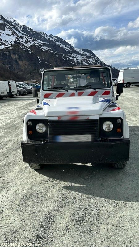 LAND ROVER DEFENDER Pick-up 2.4 Td4 4x4 122cv - Furgone: foto 2 LAND ROVER DEFENDER Pick-up 2.4 Td4 4x4 122cv - Furgone: foto 2