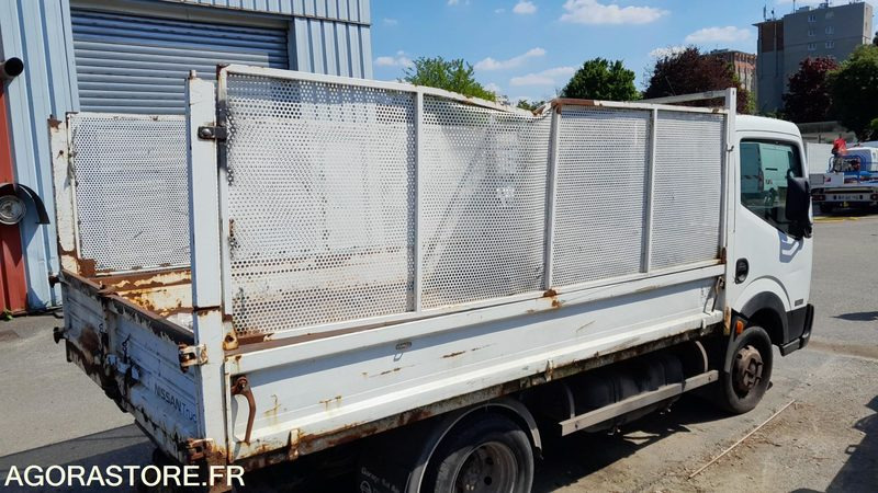 NISSAN CABSTAR DE 2007 AVEC PLATEAU 84220 KLM AVEC CONTREVISITE - Furgone: foto 4 NISSAN CABSTAR DE 2007 AVEC PLATEAU 84220 KLM AVEC CONTREVISITE - Furgone: foto 4
