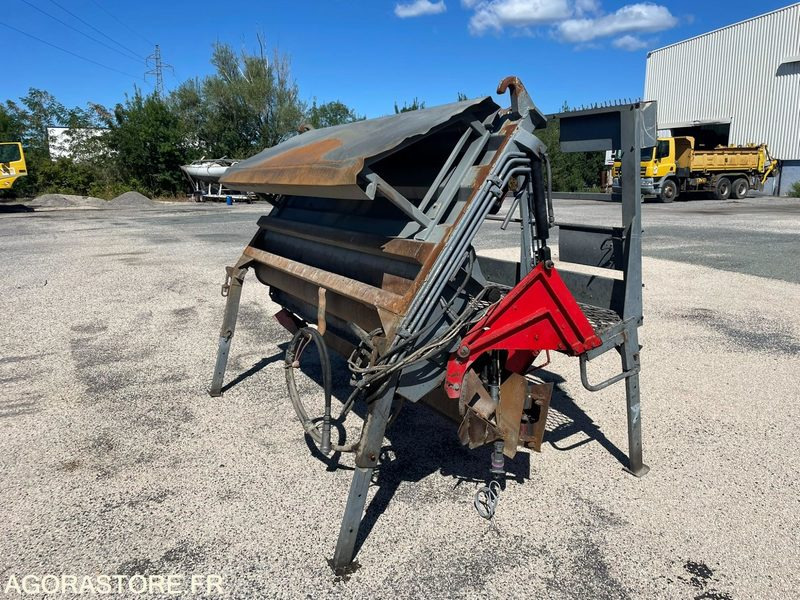 GRAVILLONNEUR ROLA 450 MAUGUIN D'OCCASION - Asfaltatrice: foto 5 GRAVILLONNEUR ROLA 450 MAUGUIN D'OCCASION - Asfaltatrice: foto 5