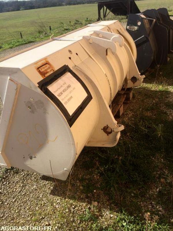 Godet neuf de chargeuse 2000mm New Holland W50, W60, W70, W80 - Benna per pala: foto 4 Godet neuf de chargeuse 2000mm New Holland W50, W60, W70, W80 - Benna per pala: foto 4
