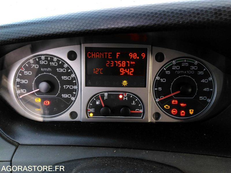 IVECO 35C13 N0 230 - Furgone ribaltabile: foto 1 IVECO 35C13 N0 230 - Furgone ribaltabile: foto 1