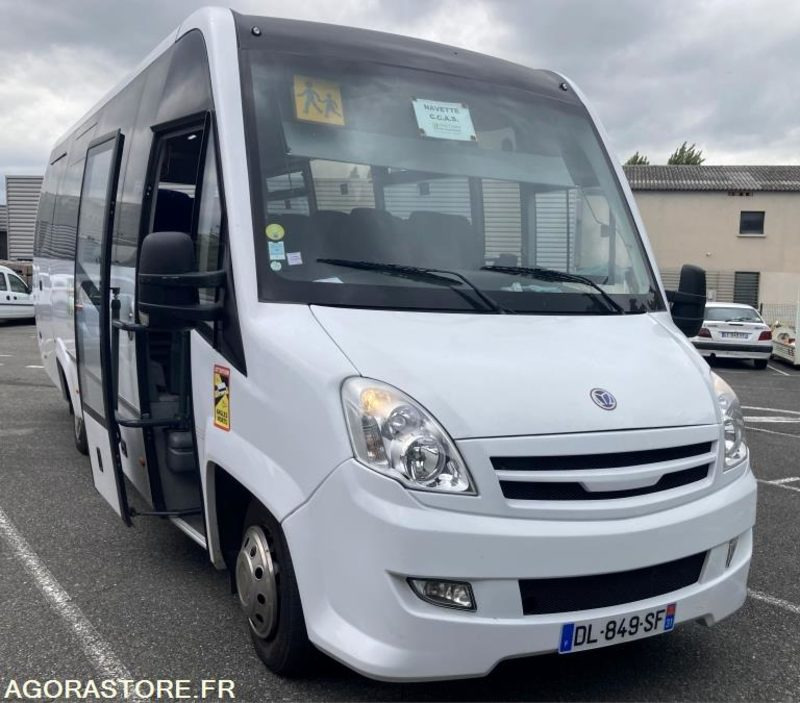IVECO 70C17 DIETRICH CAREBUS - 2014 - 41295 KM - Minibus, Pulmino: foto 2 IVECO 70C17 DIETRICH CAREBUS - 2014 - 41295 KM - Minibus, Pulmino: foto 2