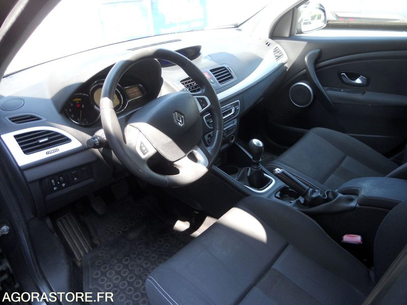 LOT 7 SLT - RENAULT MEGANE - Autovettura: foto 5 LOT 7 SLT - RENAULT MEGANE - Autovettura: foto 5