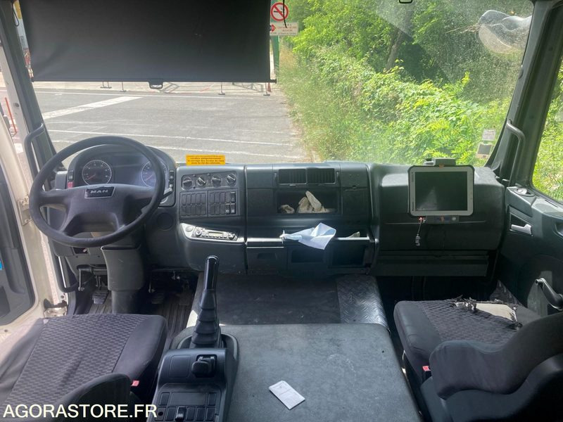 MAN TGM 18.240 / 2008 / 357000KMS - Camion centinato: foto 5 MAN TGM 18.240 / 2008 / 357000KMS - Camion centinato: foto 5