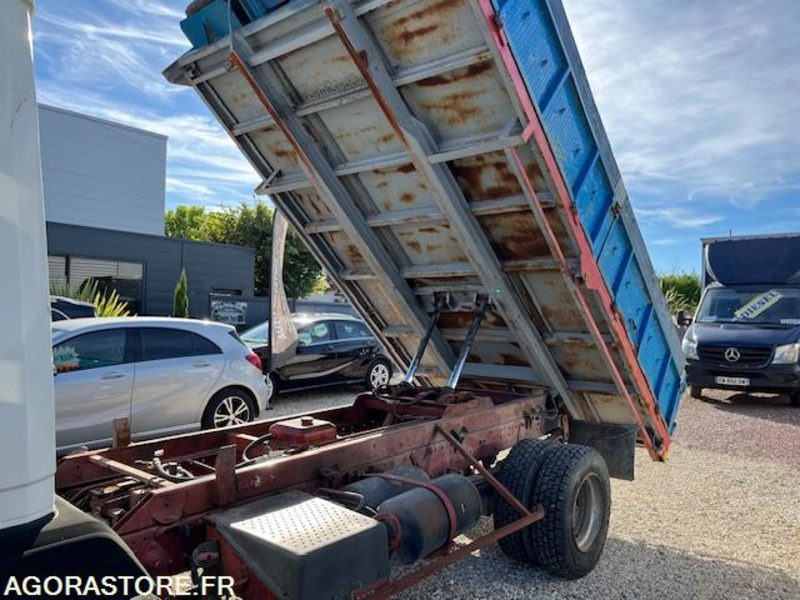 MERCEDES 809 D BENNE 7T5 - 1990 - 186 490km NOMBREUX TRAVAUX EFFECTUES/FACTURES - Furgone ribaltabile: foto 5 MERCEDES 809 D BENNE 7T5 - 1990 - 186 490km NOMBREUX TRAVAUX EFFECTUES/FACTURES - Furgone ribaltabile: foto 5