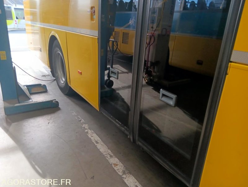 MERCEDES INTOURO N°083089 - Scuolabus: foto 4 MERCEDES INTOURO N°083089 - Scuolabus: foto 4