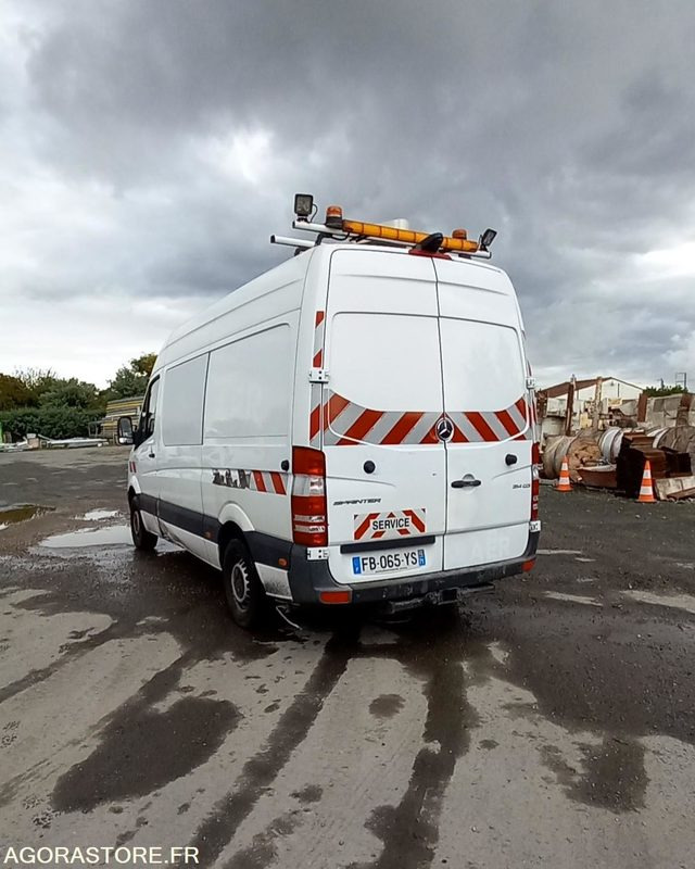 MERCEDES SPRINTER diesel - Année 2018 - 349.100km - Furgone chiuso: foto 3 MERCEDES SPRINTER diesel - Année 2018 - 349.100km - Furgone chiuso: foto 3
