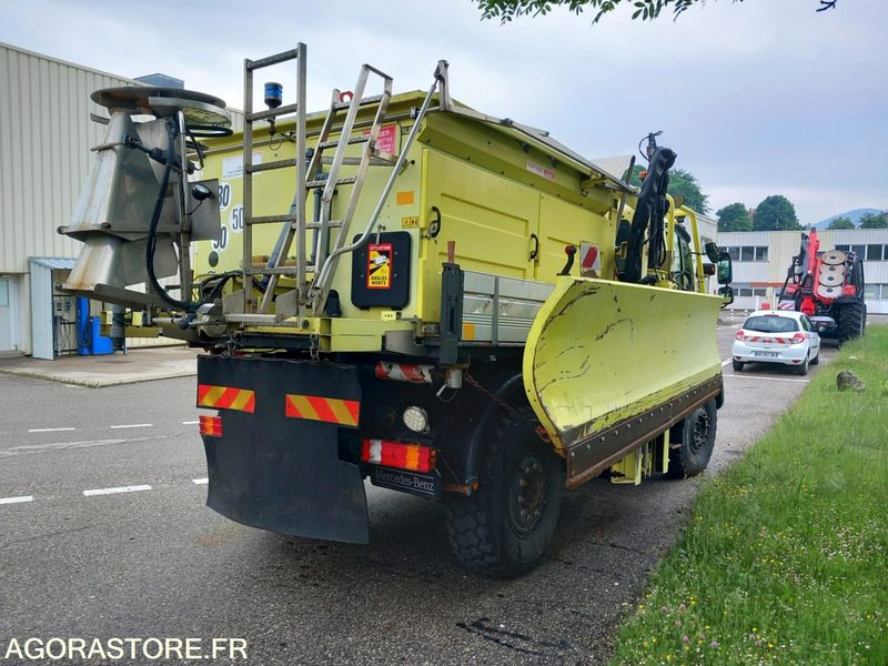 MERCEDES UNIMOG 4X4 4RD AVEC SALEUSE ET AILERONS KU0105 SL0307 AB0107 AB0107 - Mezzo spazzaneve: foto 2 MERCEDES UNIMOG 4X4 4RD AVEC SALEUSE ET AILERONS KU0105 SL0307 AB0107 AB0107 - Mezzo spazzaneve: foto 2