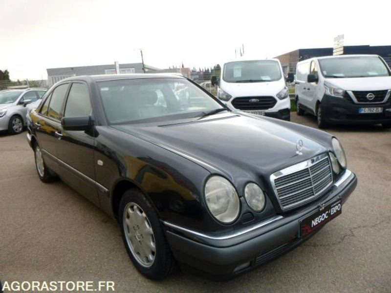 MERCEDES classe E 420 v8 W210 - 1996 - immatriculation espagnole vente pour pro - Autovettura: foto 1 MERCEDES classe E 420 v8 W210 - 1996 - immatriculation espagnole vente pour pro - Autovettura: foto 1