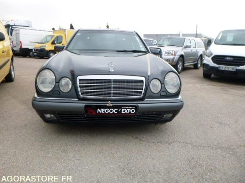 MERCEDES classe E 420 v8 W210 - 1996 - immatriculation espagnole vente pour pro - Autovettura: foto 3 MERCEDES classe E 420 v8 W210 - 1996 - immatriculation espagnole vente pour pro - Autovettura: foto 3