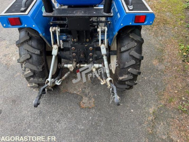 MICROTRACTEUR ISEKI 16CV 2 ROUES MOTRICES 3 CYLINDRES DIESEL BON ETAT GENERAL - Trattore: foto 3 MICROTRACTEUR ISEKI 16CV 2 ROUES MOTRICES 3 CYLINDRES DIESEL BON ETAT GENERAL - Trattore: foto 3
