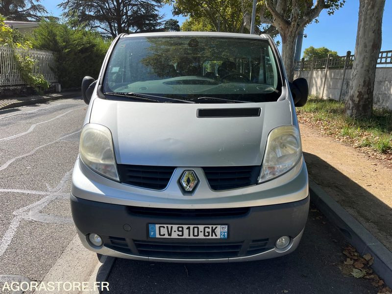MINIBUS VL - 9 PLACES - TRAFIC - L2 H1 - 115 CH - CLIM- 165200 KMS - ATTELAGE - Minibus, Pulmino: foto 2 MINIBUS VL - 9 PLACES - TRAFIC - L2 H1 - 115 CH - CLIM- 165200 KMS - ATTELAGE - Minibus, Pulmino: foto 2