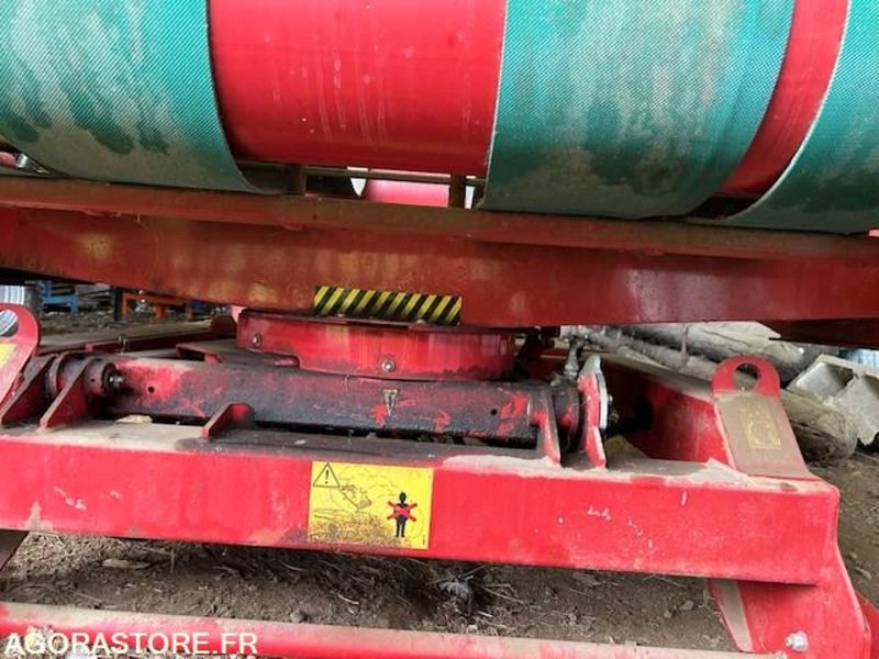 ENRUBANNEUSE PORTEE KVENERLAND 7710C - 2013 - Macchina agricola: foto 5 ENRUBANNEUSE PORTEE KVENERLAND 7710C - 2013 - Macchina agricola: foto 5