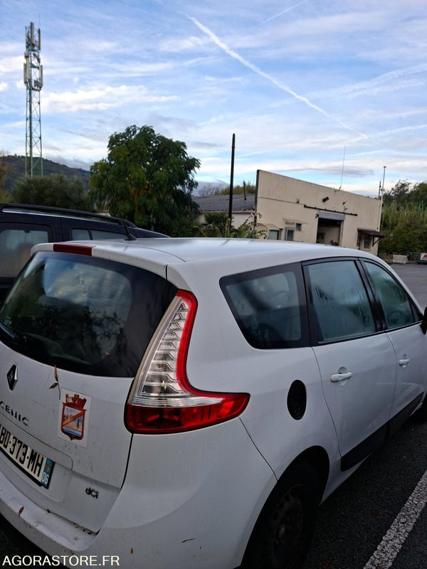 Megane Scenic - Autovettura: foto 3 Megane Scenic - Autovettura: foto 3