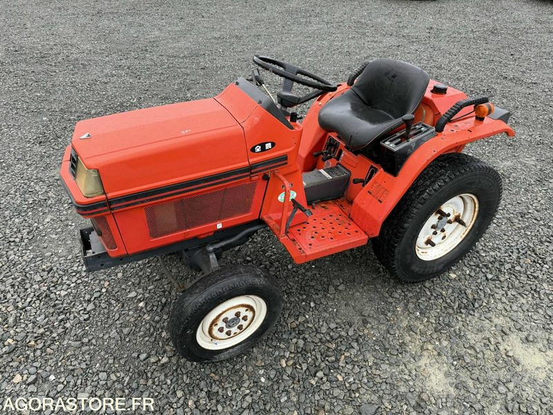 Micro tracteur KUBOTA B40 4X4 - Trattore: foto 1 Micro tracteur KUBOTA B40 4X4 - Trattore: foto 1