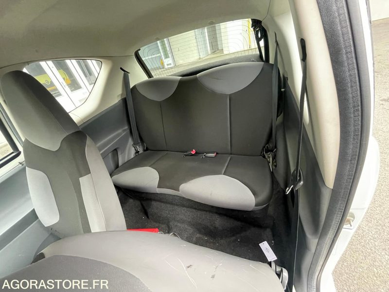 Autovettura PEUGEOT 107 BE-791-GB: foto 8 Autovettura PEUGEOT 107 BE-791-GB: foto 8