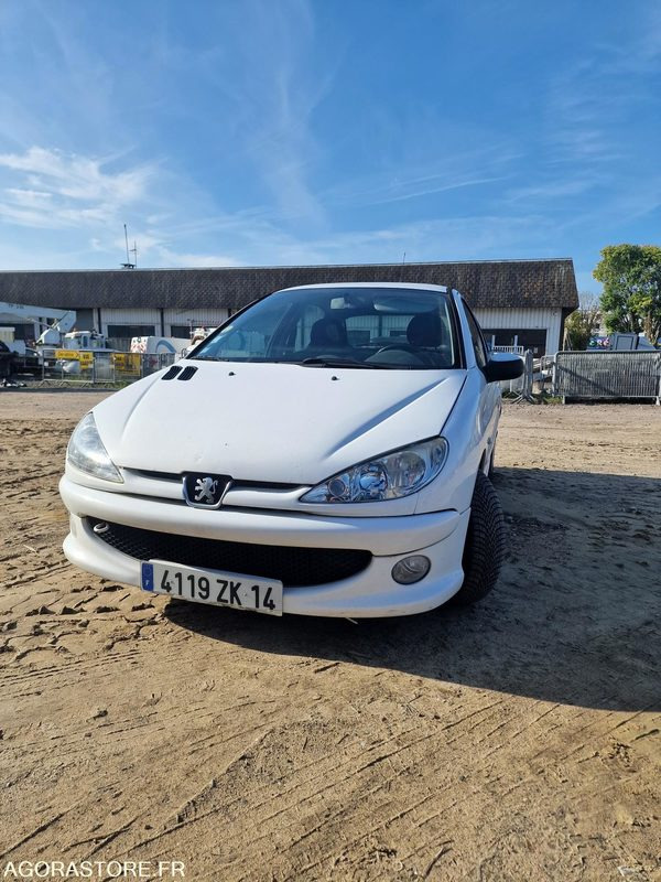 PEUGEOT 206 - LOT N°1 - Autovettura: foto 1 PEUGEOT 206 - LOT N°1 - Autovettura: foto 1