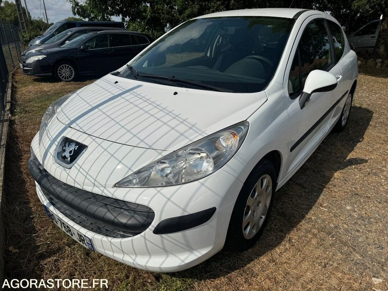 PEUGEOT 207 1.4 HDI STE - Autovettura: foto 1 PEUGEOT 207 1.4 HDI STE - Autovettura: foto 1