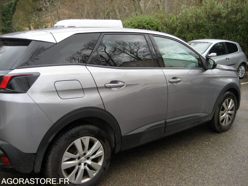 PEUGEOT 3008 - REF SCP/1086 - 2017 - 157000KM - SUV/ Fuoristrada: foto 3 PEUGEOT 3008 - REF SCP/1086 - 2017 - 157000KM - SUV/ Fuoristrada: foto 3