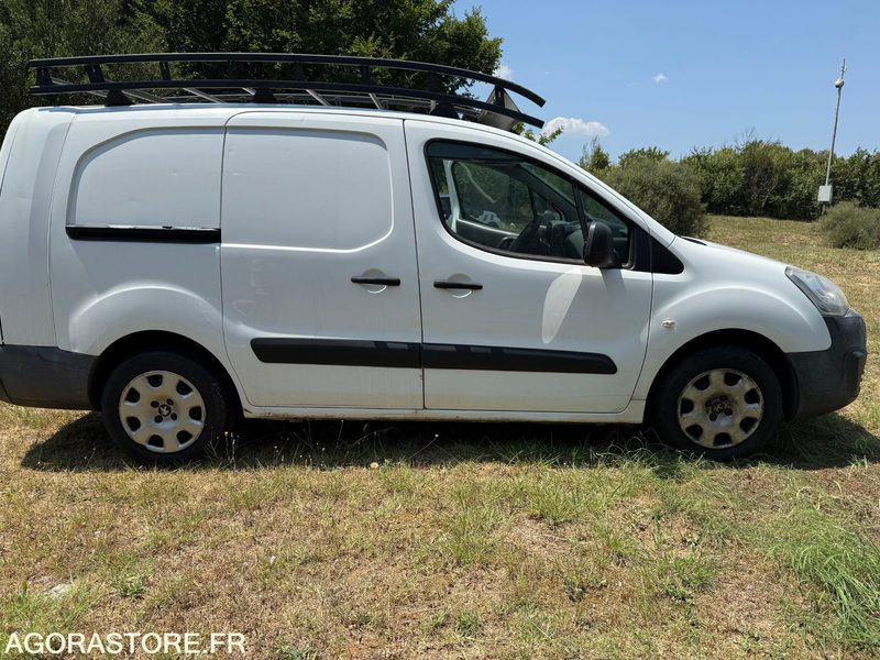 PEUGEOT PARTNER 121 L2 1.6 HDI 90 BVM5 - 2015 / 248865 KM - Furgoncino: foto 3 PEUGEOT PARTNER 121 L2 1.6 HDI 90 BVM5 - 2015 / 248865 KM - Furgoncino: foto 3