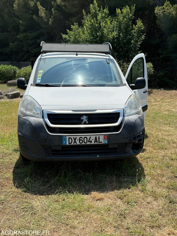 PEUGEOT PARTNER 121 L2 1.6 HDI 90 BVM5 - 2015 / 248865 KM - Furgoncino: foto 1 PEUGEOT PARTNER 121 L2 1.6 HDI 90 BVM5 - 2015 / 248865 KM - Furgoncino: foto 1