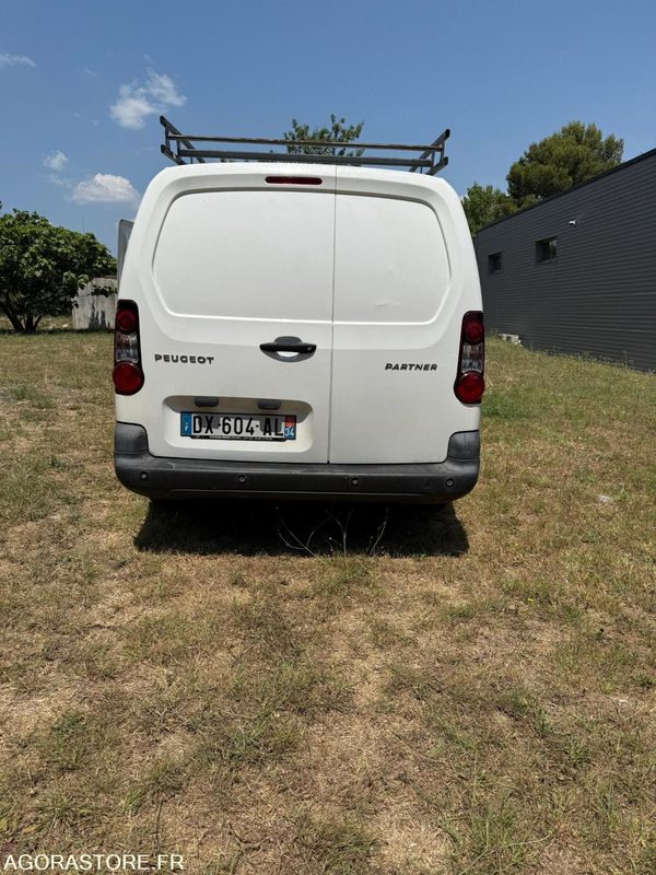 PEUGEOT PARTNER 121 L2 1.6 HDI 90 BVM5 - 2015 / 248865 KM - Furgoncino: foto 4 PEUGEOT PARTNER 121 L2 1.6 HDI 90 BVM5 - 2015 / 248865 KM - Furgoncino: foto 4