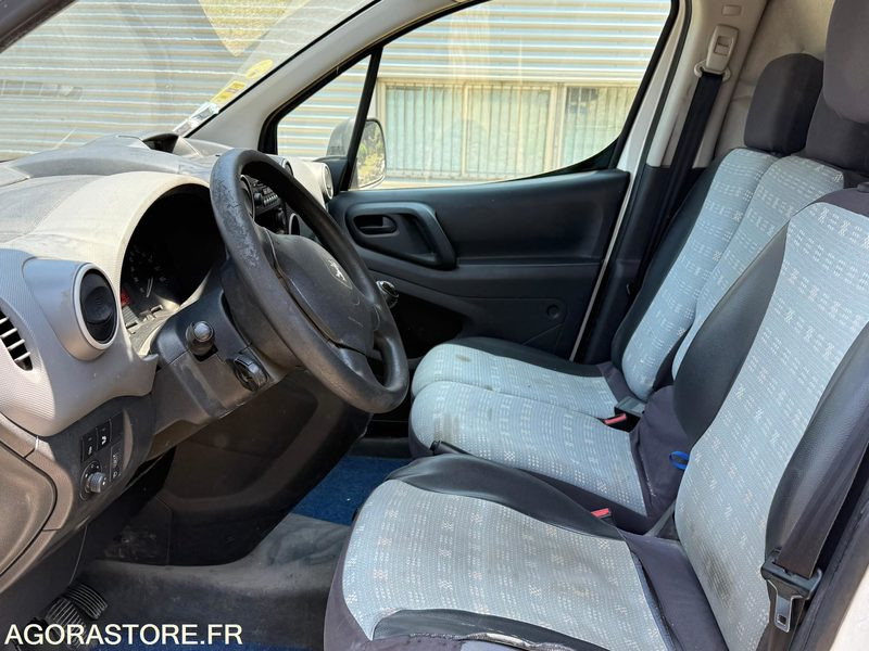 PEUGEOT PARTNER 121 L2 1.6 HDI 90 BVM5 - 2015 / 248865 KM - Furgoncino: foto 5 PEUGEOT PARTNER 121 L2 1.6 HDI 90 BVM5 - 2015 / 248865 KM - Furgoncino: foto 5