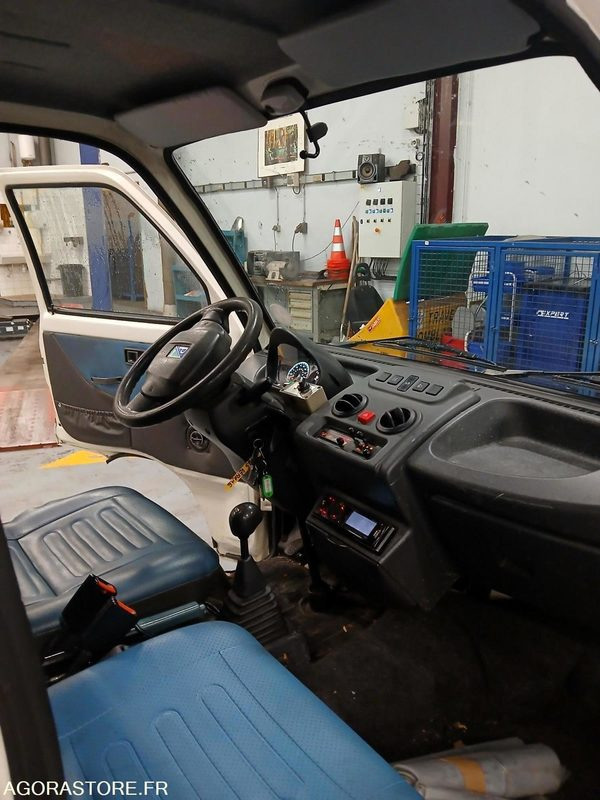 PIAGGIO PORTER BENNE - Furgone ribaltabile: foto 5 PIAGGIO PORTER BENNE - Furgone ribaltabile: foto 5