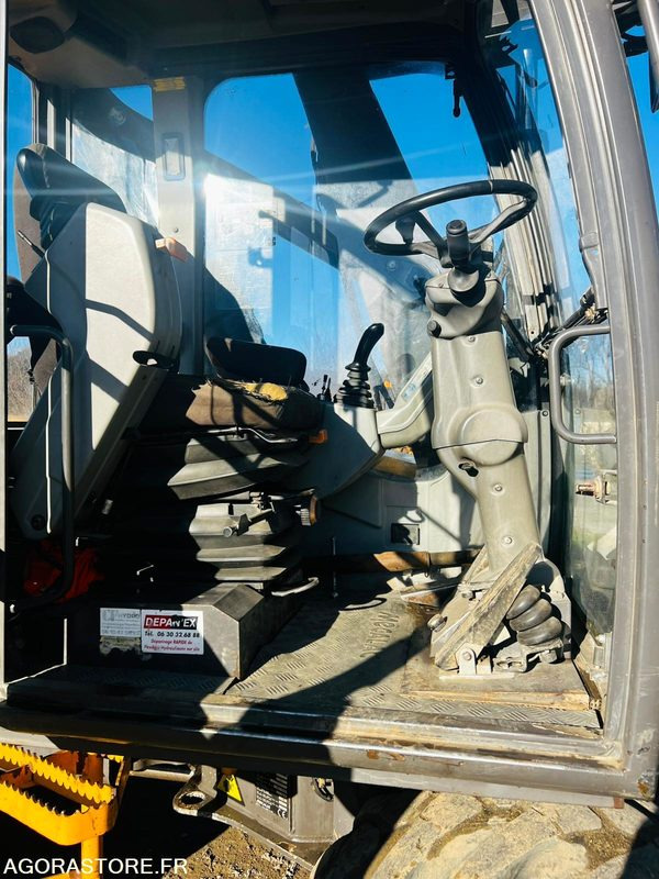 Pelle Mecalac 12MXT - 2004 - 4523 HEURES - Escavatore: foto 3 Pelle Mecalac 12MXT - 2004 - 4523 HEURES - Escavatore: foto 3