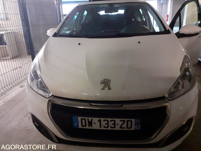 Peugeot 208 - 2015 - 195014kms - Autovettura: foto 1 Peugeot 208 - 2015 - 195014kms - Autovettura: foto 1