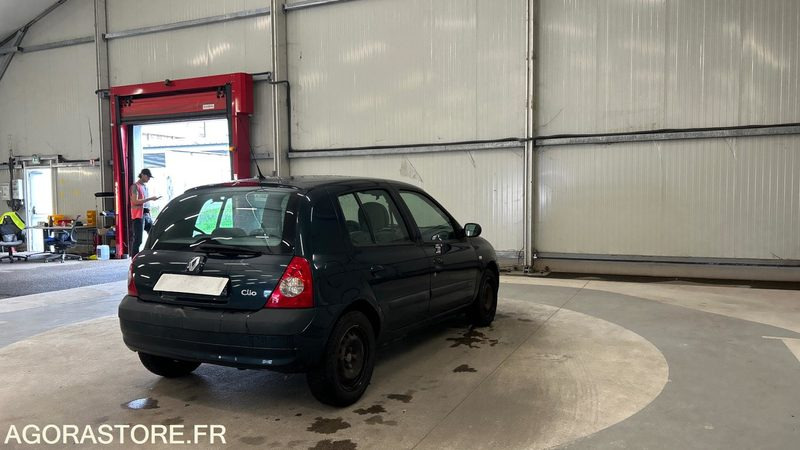 RENAULT-CLIO- 1.4-16V-EXTRÊME-ESSENCE-154073KMS - Autovettura: foto 2 RENAULT-CLIO- 1.4-16V-EXTRÊME-ESSENCE-154073KMS - Autovettura: foto 2